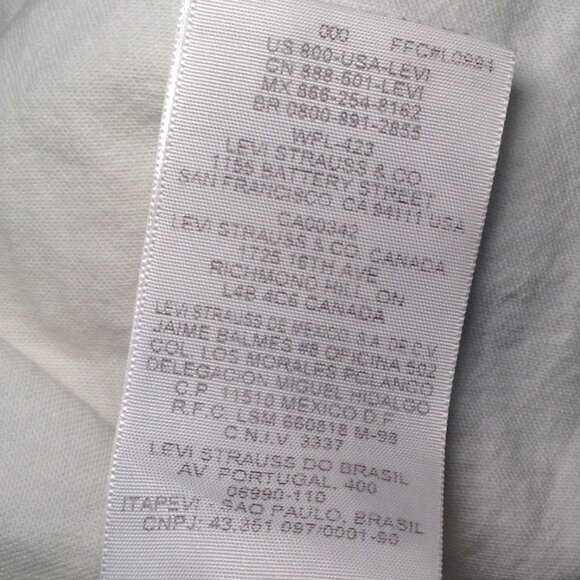 VINTAGE Levi's Ladies M Western wear blouse; 2012, pearl snaps, Cotton, Dude Rch - Picture 8 of 8